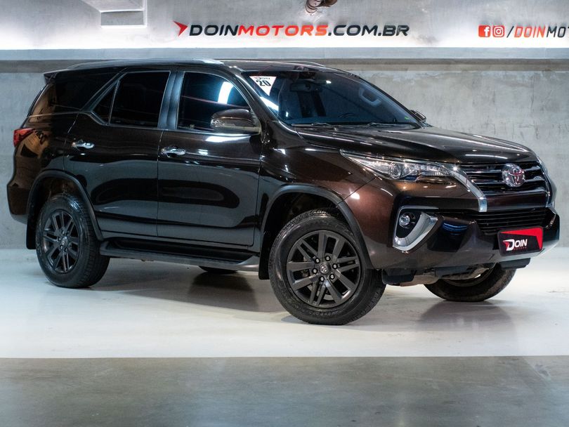 Toyota Hilux SW4 SRX 4x4 2.8 TDI 16V Dies. Aut.