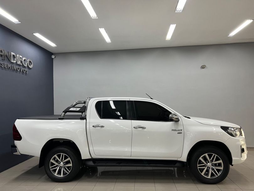 Toyota Hilux CD SRV 4x2 2.7 Flex 16V Aut.