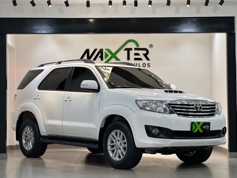 Toyota Hilux SW4 SRV D4-D 4x4 3.0 TDI Dies. Aut