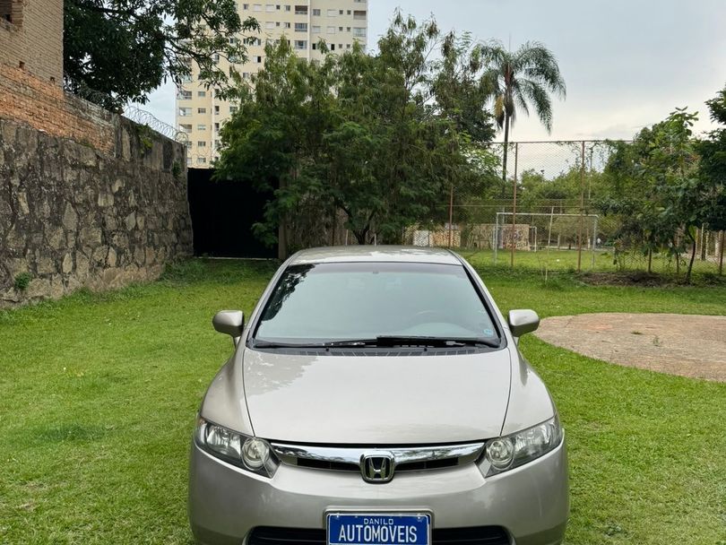 Honda Civic Sedan LXS 1.8/1.8 Flex 16V Aut. 4p