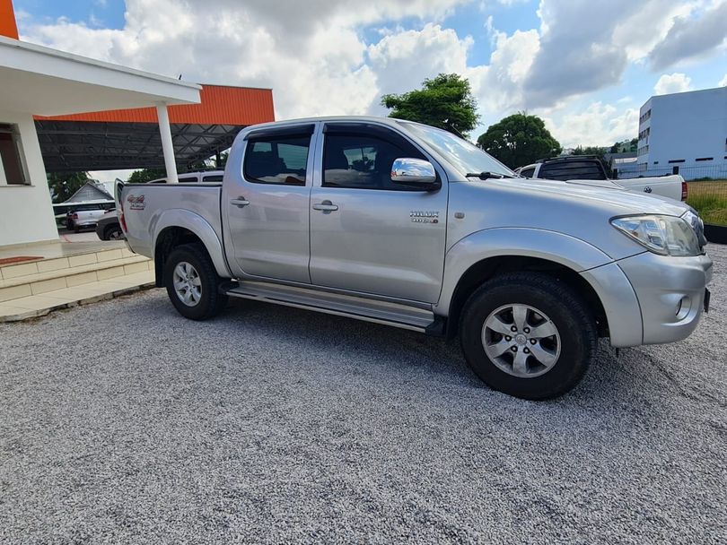 Toyota Hilux CD SRV D4-D 4x4 3.0 TDI Diesel Aut