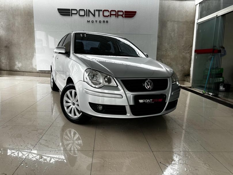 VolksWagen Polo Sedan 1.6 Mi Total Flex 8V 4p