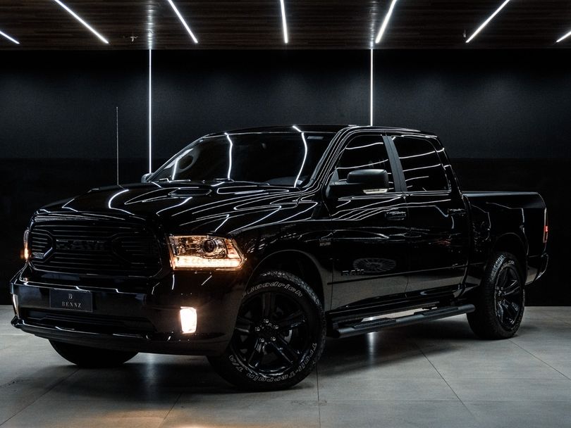 RAM CLASSIC LARAMIE NIGHT ED. 5.7 4X4 Aut.