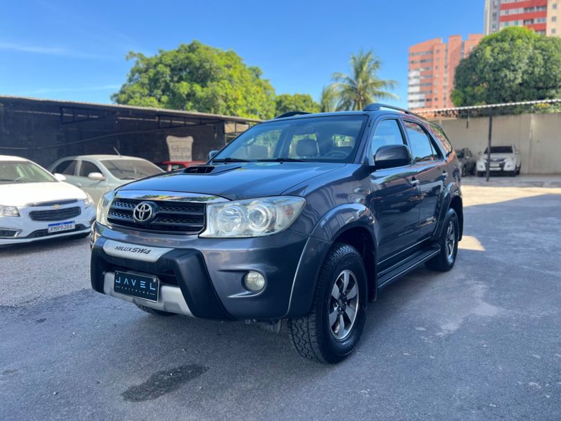 Toyota Hilux SW4 SRV D4-D 4x4 3.0 TDI Dies. Aut