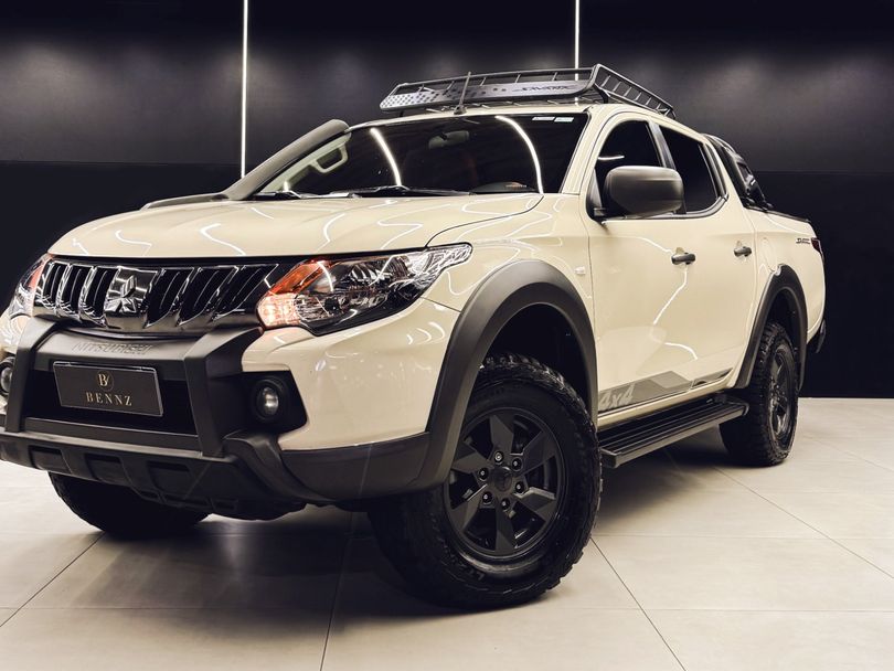 Mitsubishi L200 Triton Savana GLS 2.4 4x4 Die. Aut.