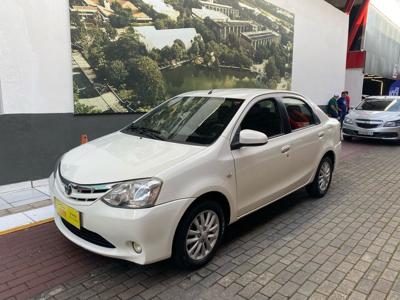 Toyota Etios Sedan XLS 1.5 (Flex)