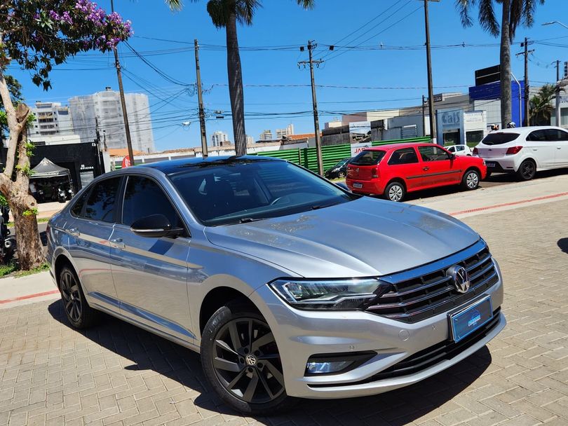 VolksWagen JETTA Comfort. 250 TSI 1.4 Flex 16v Aut.