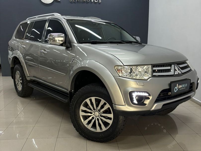 Mitsubishi Pajero HPE 3.5 4x4 Flex 5p Aut.