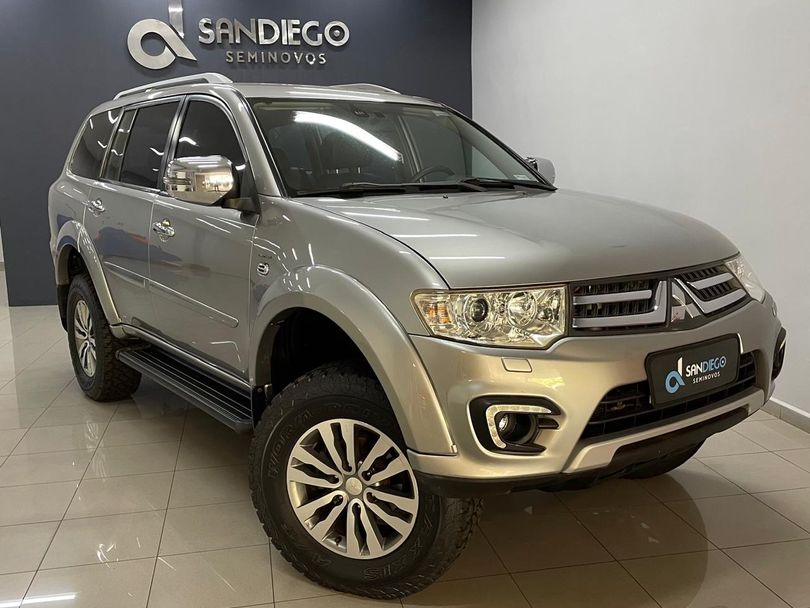 Mitsubishi Pajero HPE 3.5 4x4 Flex 5p Aut.
