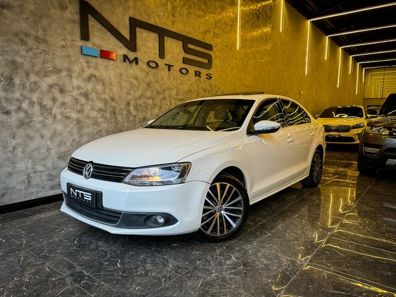 VolksWagen JETTA Highline 2.0 TSI 16V 4p Tiptronic