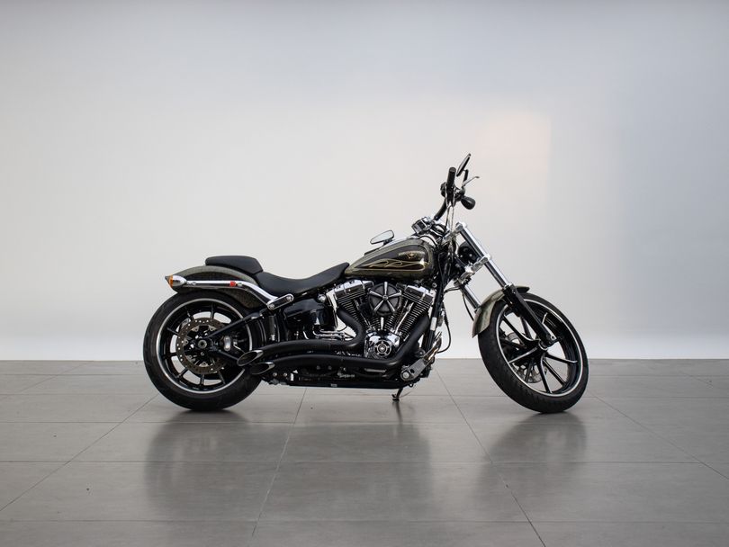 Harley SOFTAIL BREAKOUT FXSB
