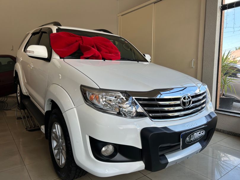 Toyota Hilux SW4 SR 4x2 2.7/ 2.7 Flex 16V Aut.