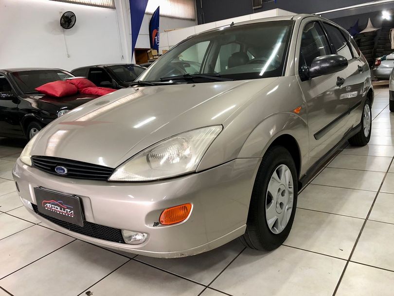 Ford Focus 1.8 16V 5p