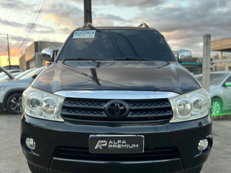Toyota Hilux SW4 SR 4x2 2.7/ 2.7 Flex 16V Aut.