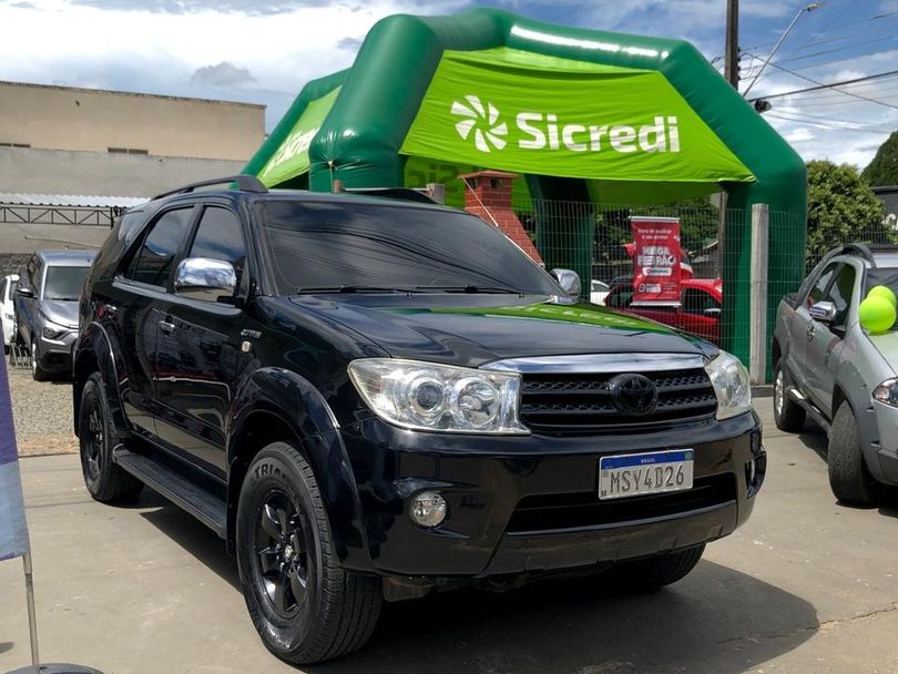Toyota Hilux SW4 SR 4x2 2.7/ 2.7 Flex 16V Aut.