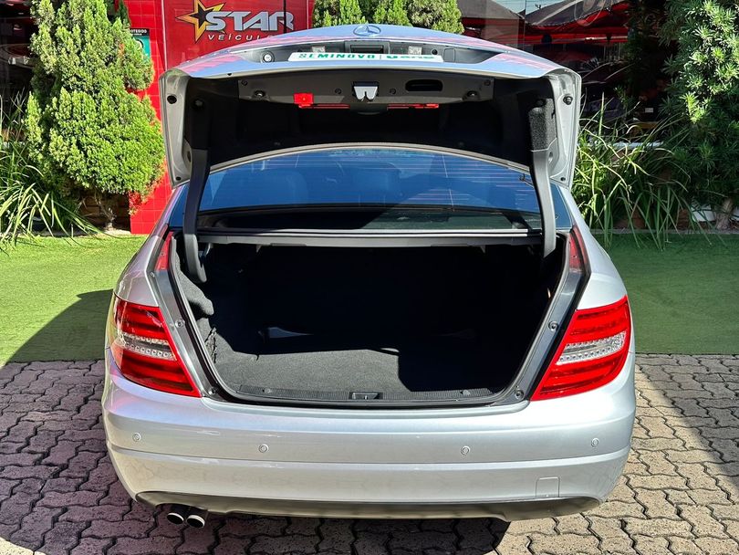 Mercedes C-180 CGI Classic 1.8 16V 156cv Aut.