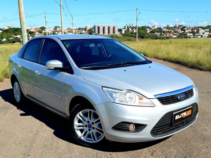 Ford Focus Sedan 1.6/1.6 Flex 8V/16V 4p Mec.