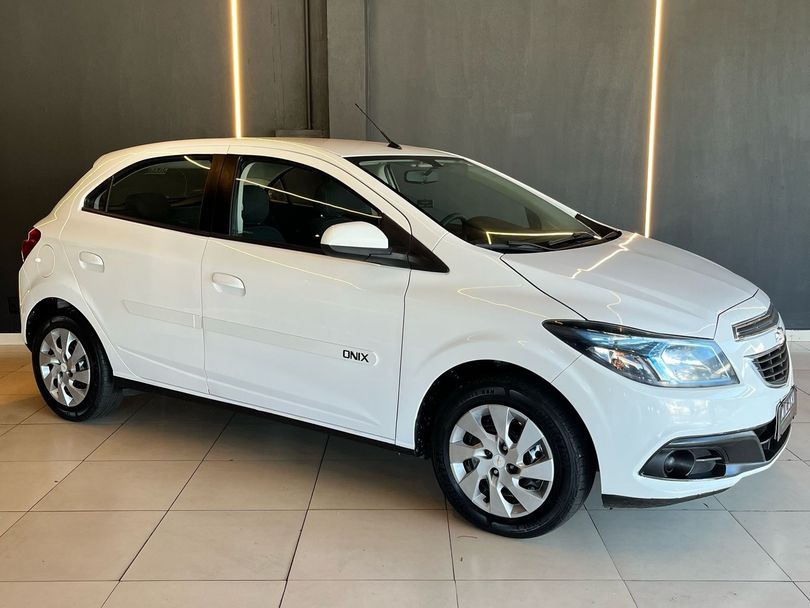 Chevrolet ONIX HATCH LT 1.4 8V FlexPower 5p Mec.