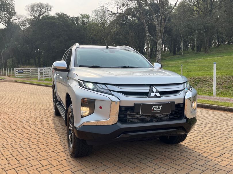Mitsubishi L200 Triton Sport HPE-S 2.4 CD Dies. Aut