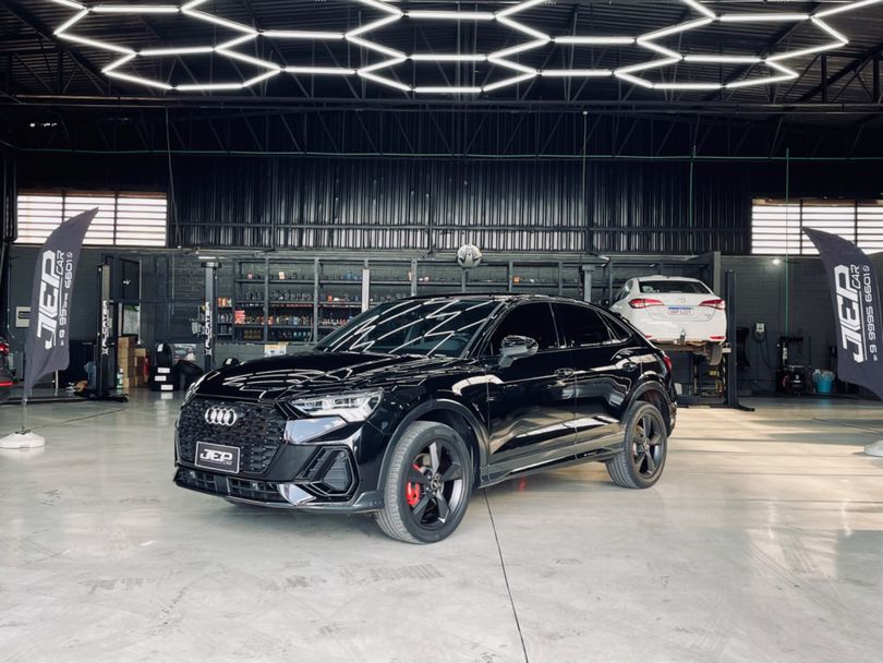 Audi Q3 SPB Perf. Black 2.0 TFSI Tipt. Quat.