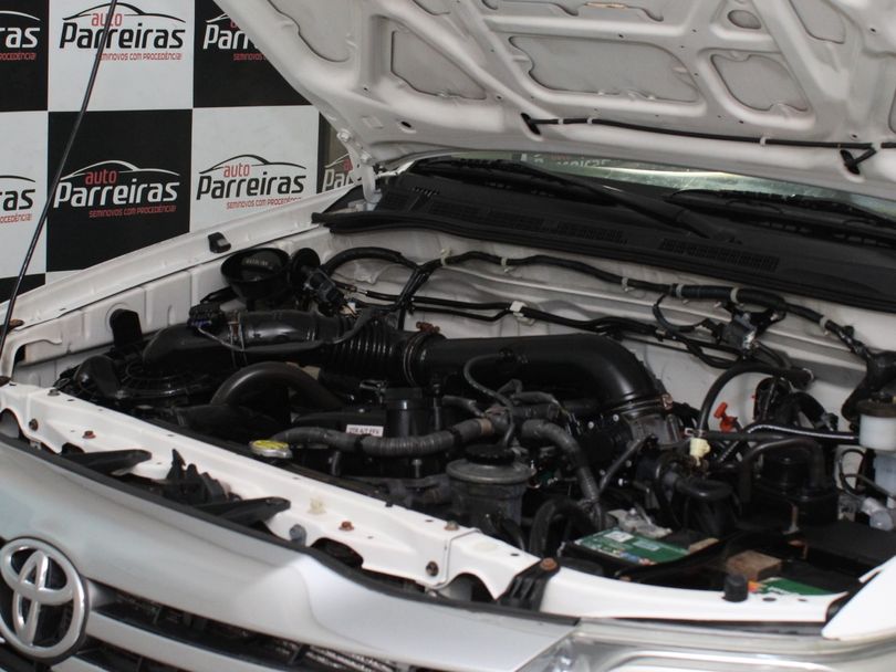 Toyota Hilux SW4 SR 4x2 2.7/ 2.7 Flex 16V Aut.