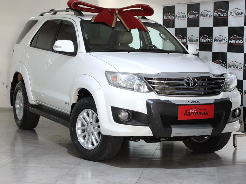 Toyota Hilux SW4 SR 4x2 2.7/ 2.7 Flex 16V Aut.