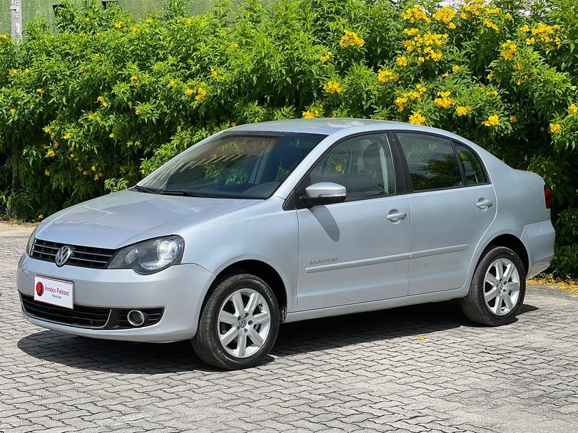 VolksWagen Polo Sedan 1.6 Mi Total Flex 8V 4p