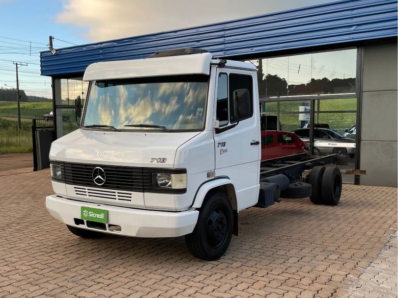 MERCEDES-BENZ 710/ 710 Plus 2p (diesel)