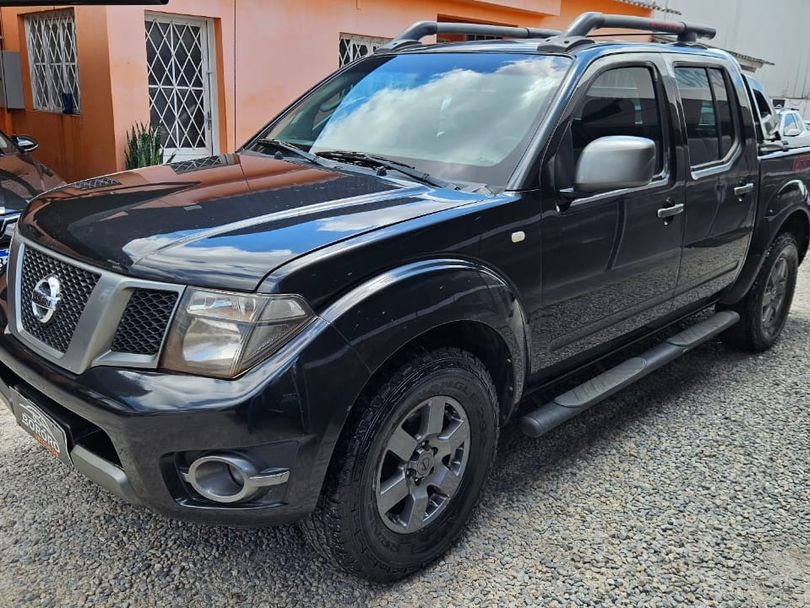 Nissan Frontier SV AT. CD 4x4 2.5 TB Dies. Aut.