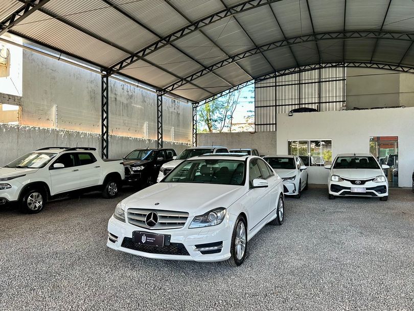 Mercedes C-200 CGI Avantgarde 1.8 16V 184cv Aut.