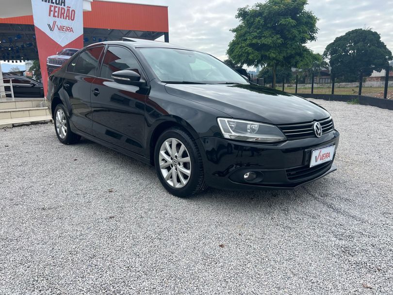 VolksWagen JETTA Comfortline 2.0 T.Flex 8V 4p Tipt.