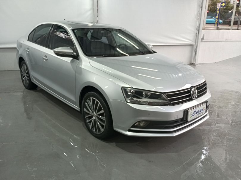 VolksWagen JETTA Comfortline 2.0 T.Flex 8V 4p Tipt.