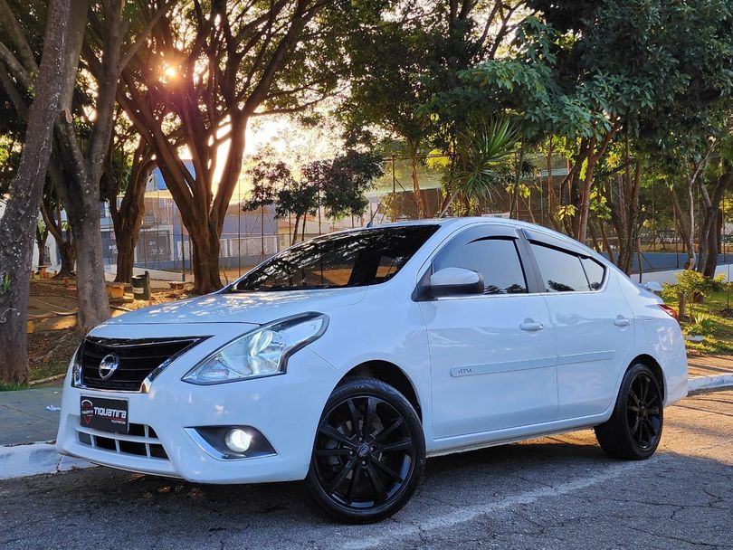 Nissan VERSA SV 1.6 16V FlexStart 4p Aut.