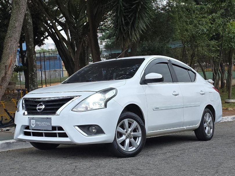 Nissan VERSA SV 1.6 16V FlexStart 4p Aut.