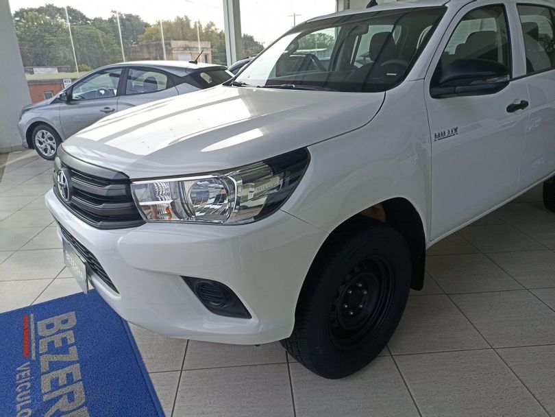 Toyota Hilux CD 4x4 2.8 Diesel Mec.