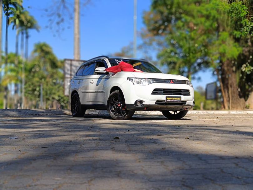 Mitsubishi OUTLANDER 2.0 16V 160cv Aut.