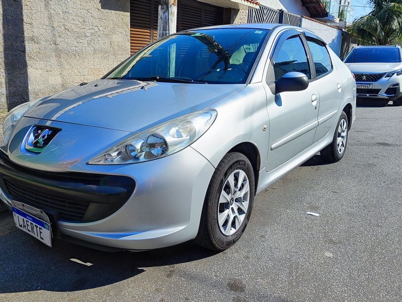 Peugeot 207 Sedan Passion XR 1.4 Flex 8V 4p