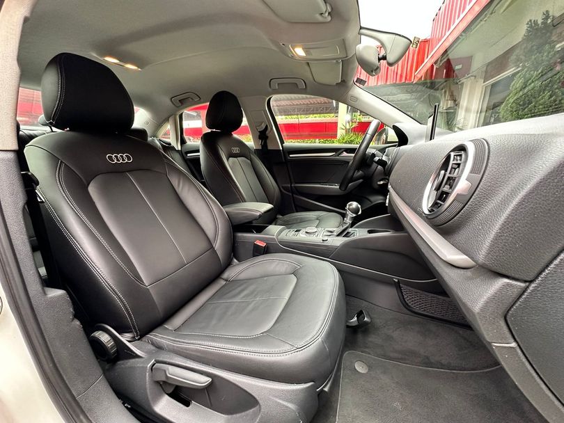 Audi A3 Sportback 1.8 16V TFSI S-tronic 5p