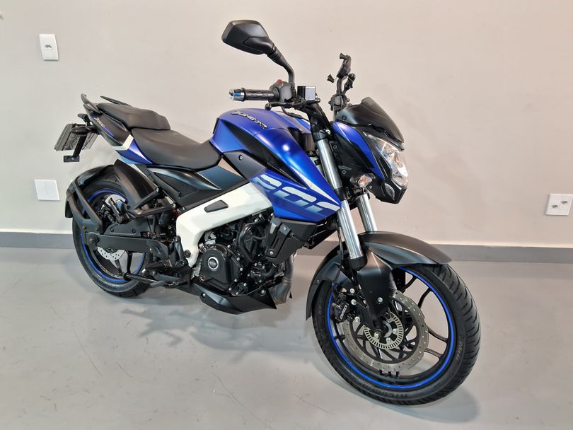 BAJAJ DOMINAR 200