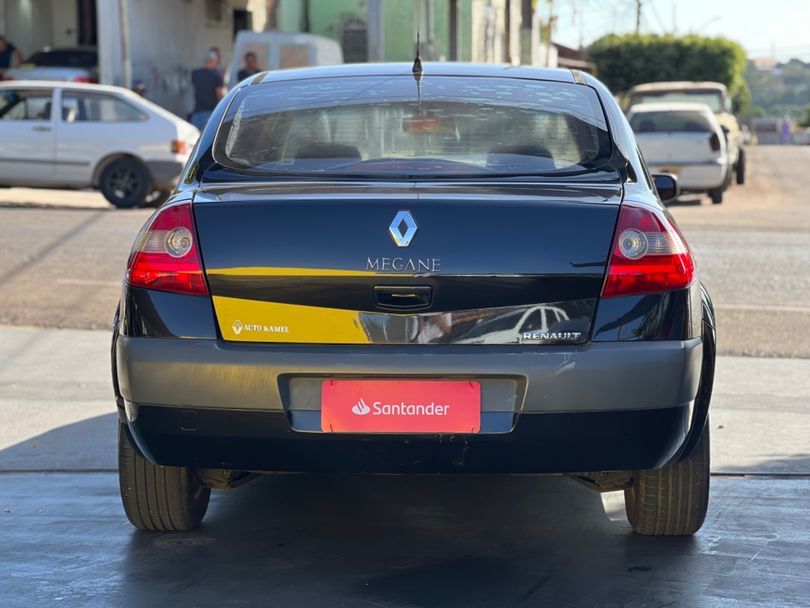 Renault Megane Sedan Dynamique 2.0 16V Aut.