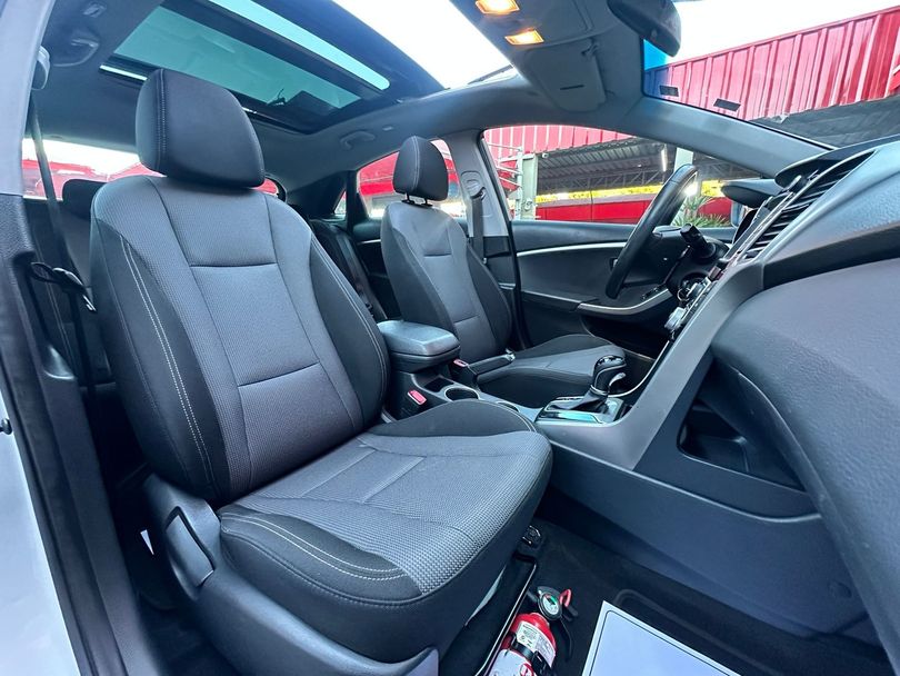 Hyundai i30 1.8 16V Aut. 5p