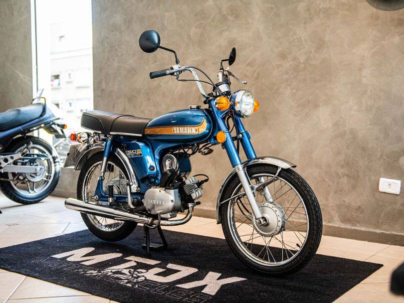 YAMAHA YB50