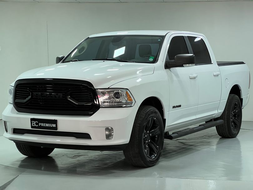 RAM CLASSIC LARAMIE NIGHT ED. 5.7 4X4 Aut.