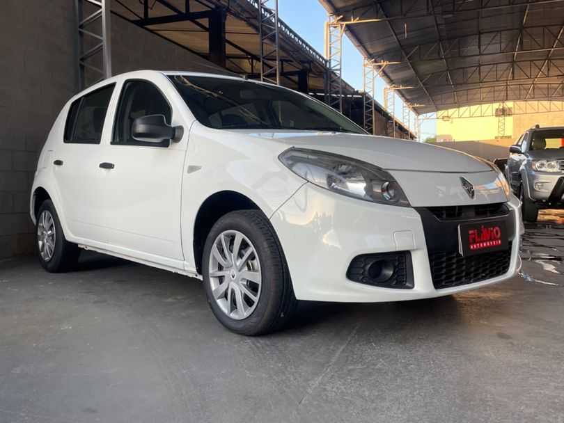 Renault SANDERO Authentique Hi-Flex 1.0 16V 5p