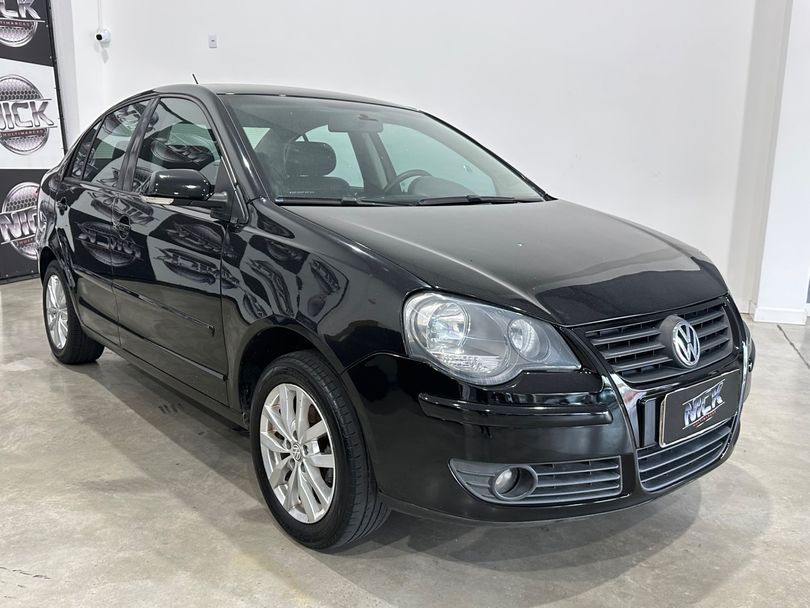 VolksWagen Polo Sedan 1.6 Mi Total Flex 8V 4p