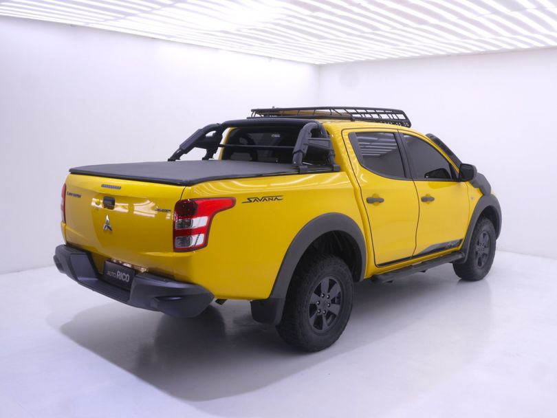 Mitsubishi L200 Triton Savana GLS 2.4 4x4 Die. Aut.