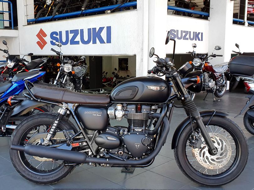 TRIUMPH BONNEVILLE T120 BLACK