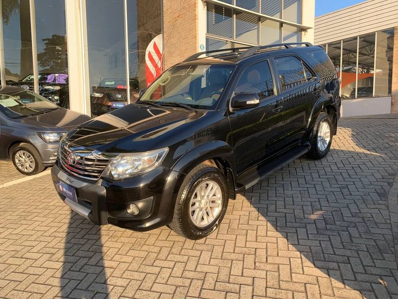 Toyota Hilux SW4 SR 4x2 2.7/ 2.7 Flex 16V Aut.