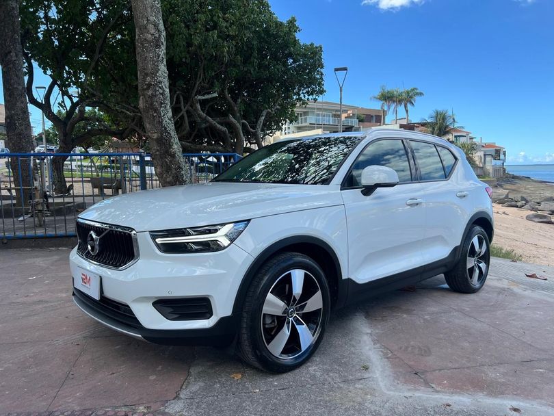 Volvo XC 40 T-4 MOMENTUM 2.0 190cv FWD