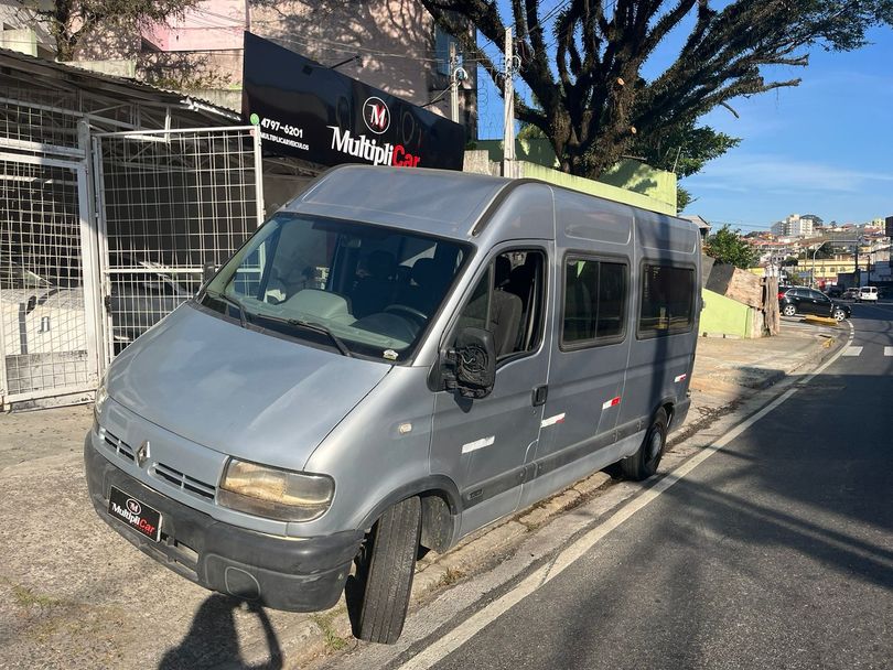 Renault Master Bus